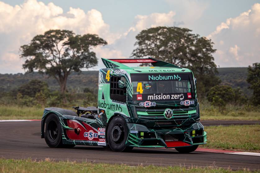 A Volkswagen está pronta para arrasar na Copa Truck 2024 com seus caminhões Meteor, enquanto apresenta sua nova tecnologia híbrida para pistas. Venha conferir toda a ação nas corridas