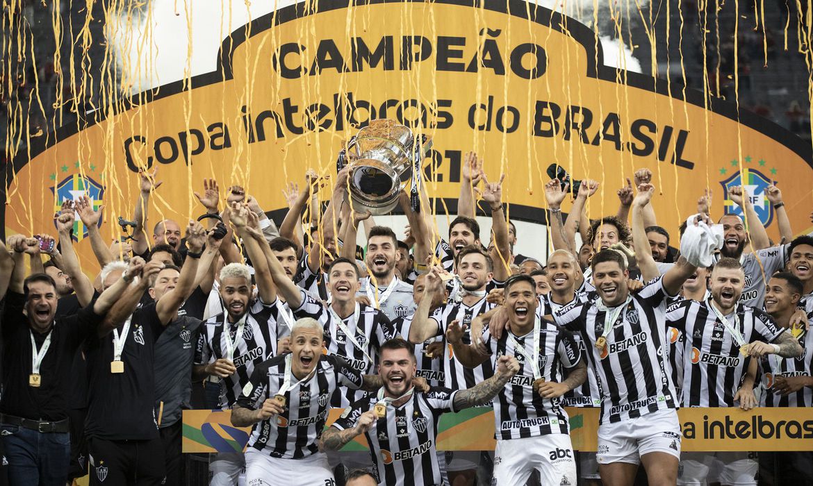 Galo repete feito do arquirrival Cruzeiro e conquista a Tríplice Coroa