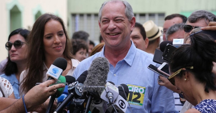 Militância pernambucana em festa para receber Ciro Gomes na Casa 12 nesta quinta-feira