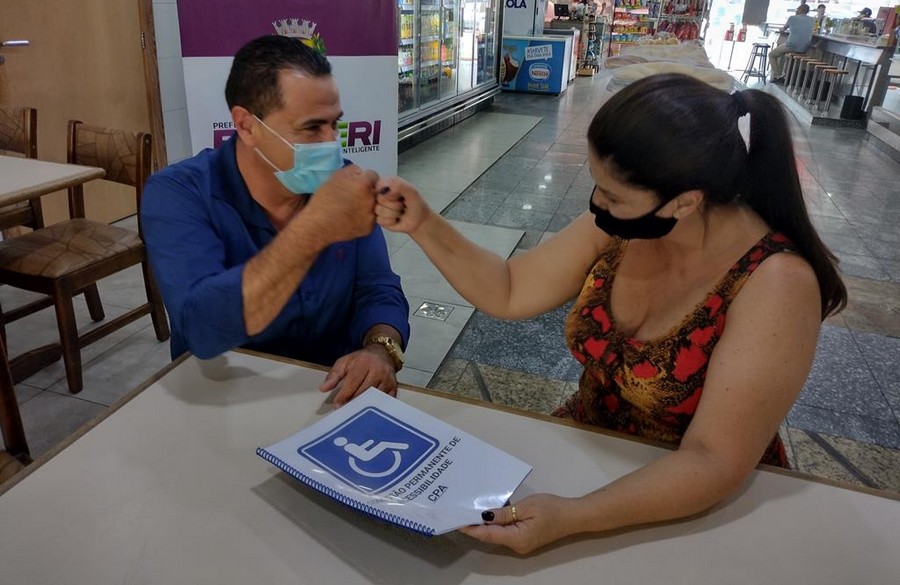 Secretaria dos Direitos da Pessoa com Deficiência dá suporte técnico a comerciante que deixa seu espaço mais acessível