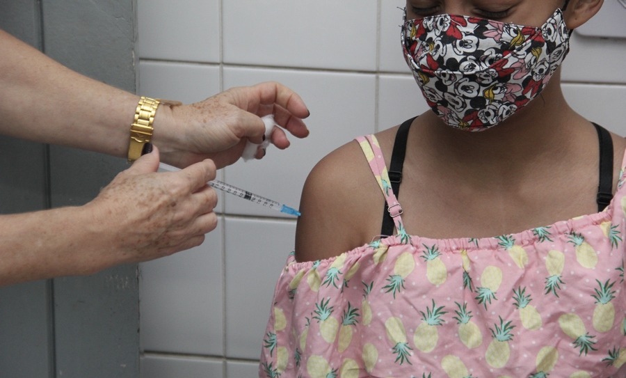 “Dia C” da vacinação contra Covid-19 será no sábado, dia 5, nas UBSs e no Centro de Eventos 