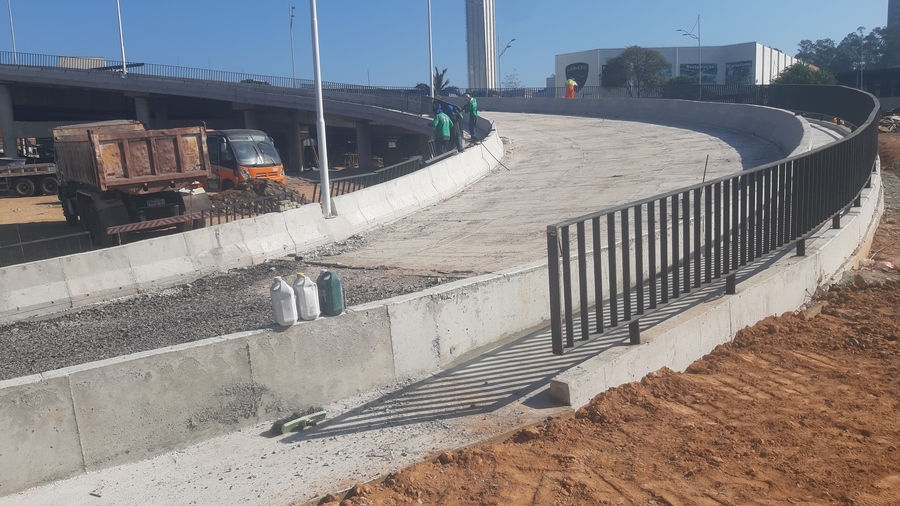 Alça de saída da ponte Akira Hashimoto facilitará acesso à Via Parque em Alphaville