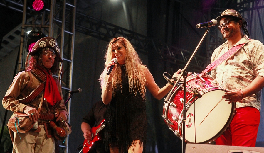 Fábio Zabumbão homenageia Dominguinhos e põe todo mundo pra dançar no Arraiá