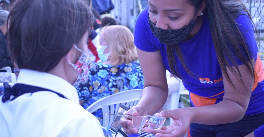 Rede de Óticas Óptica Center participa do projeto Unisocial, em Barueri