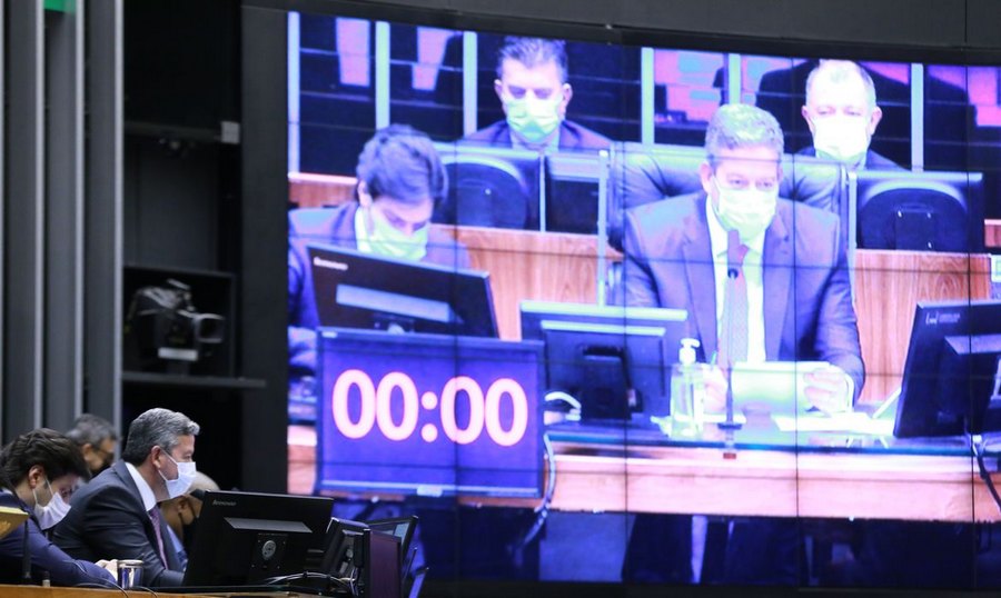 Câmara dos Deputados recoloca quarentena no novo Código Eleitoral