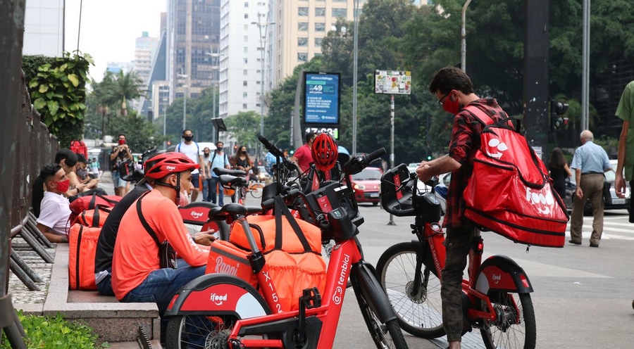 Ministério diz que regulamentará trabalho por aplicativos este ano