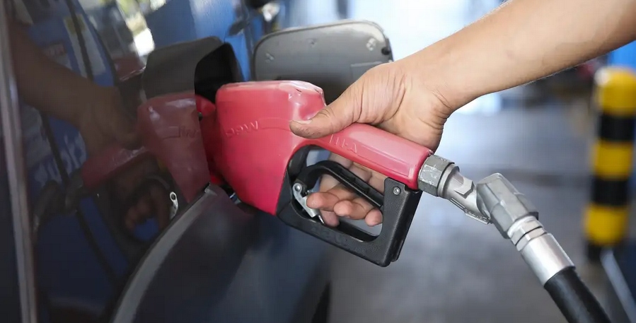 Petrobras anuncia redução de R$ 0,30 no preço do diesel