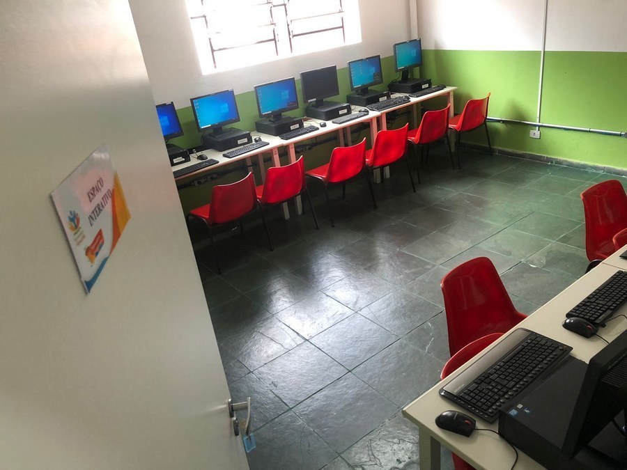 Núcleo de Inclusão Digital Embuense chega ao Jardim Valo Verde 