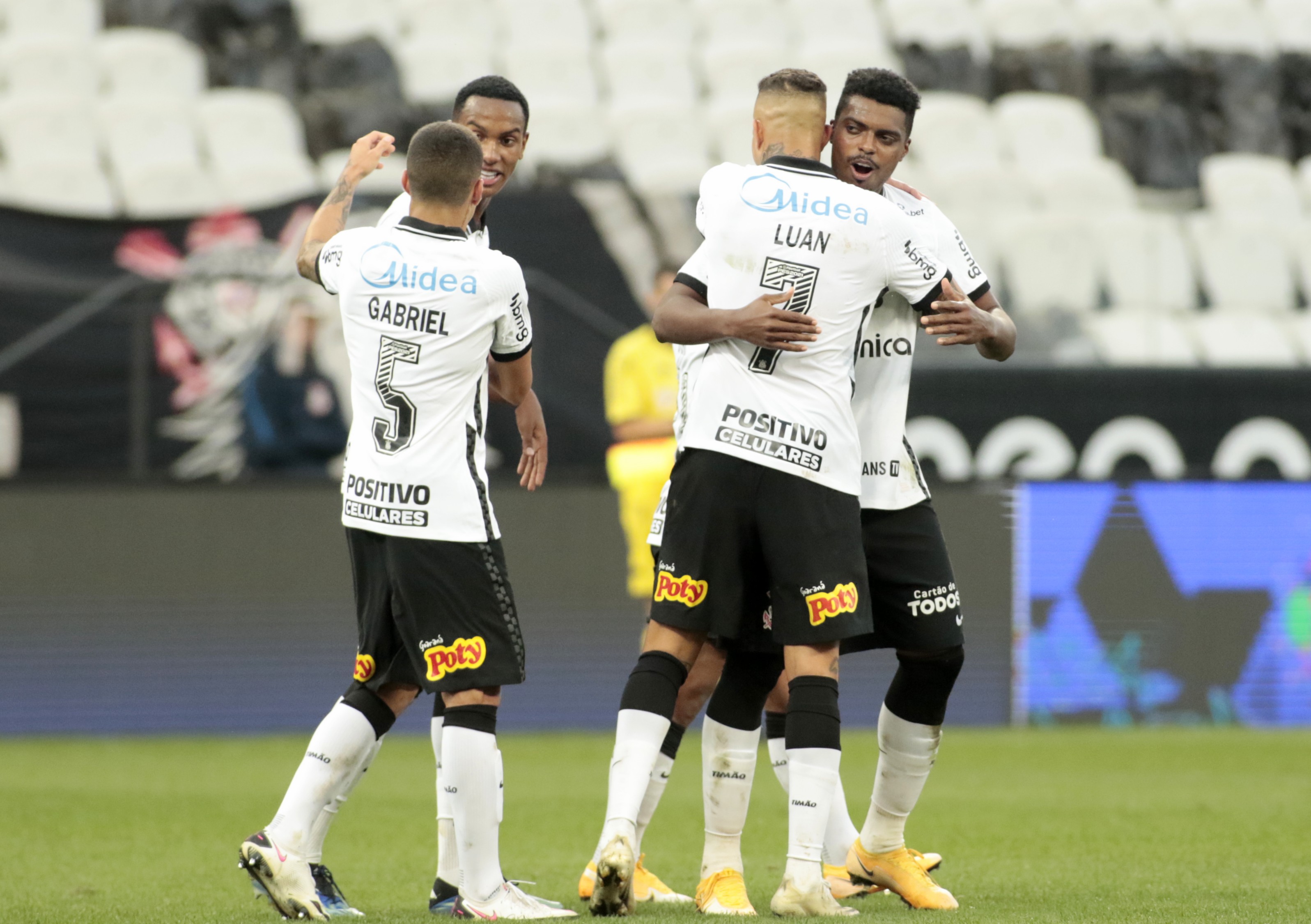 Corinthians goleia a Inter de Limeira e garante vaga na semifinal do Paulistão