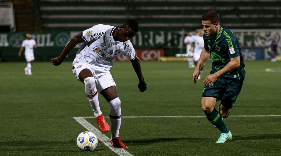 Fluminense recebe Chapecoense em busca de vaga na Libertadores