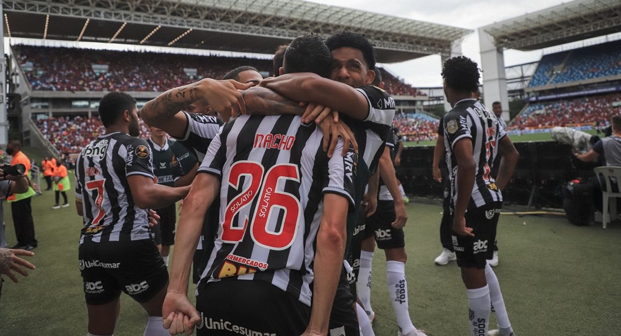 Atlético-MG supera Flamengo nos pênaltis e fatura Supercopa do Brasil
