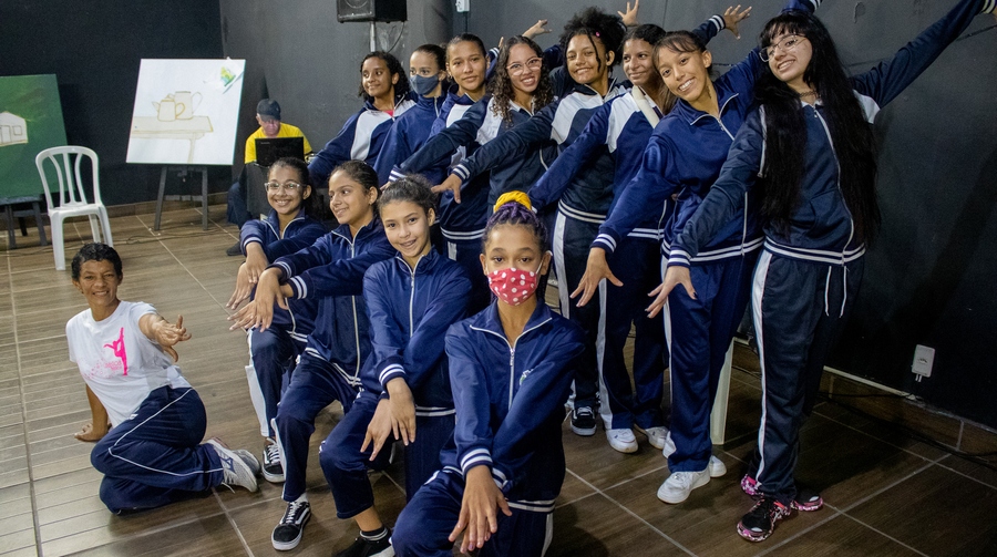 Jandira seleciona 13 atletas de ginástica artística para competição no Uruguai