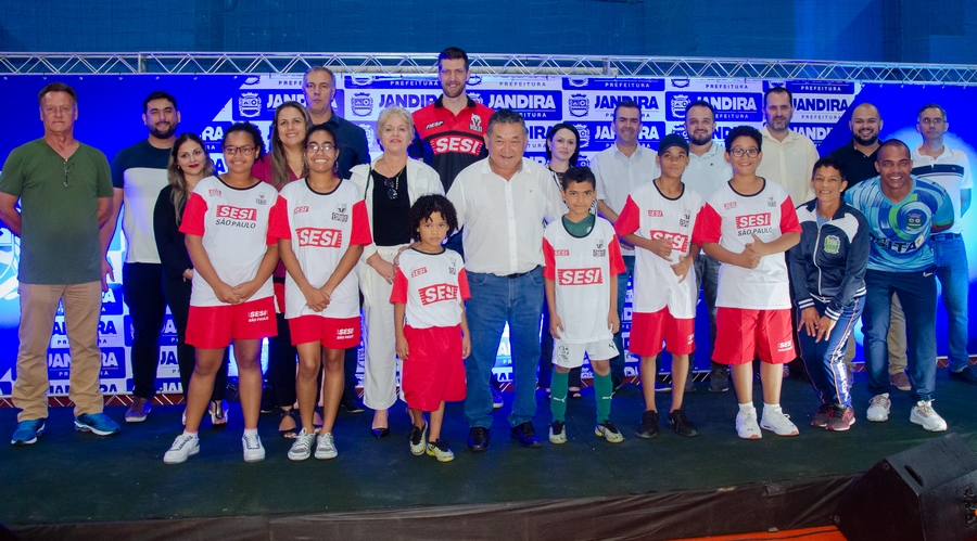 Prefeito de Jandira Doutor Sato lança Programa Atleta do Futuro com SESI-SP 