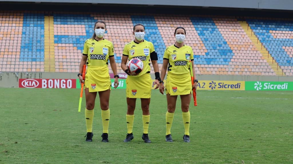 Pela primeira vez, um trio de arbitragem feminino apita jogo decisivo do Paulistão A2 na Arena Barueri  