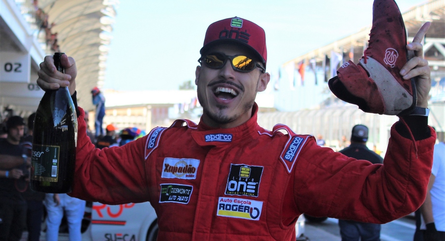 Lucas Veloso vence em Interlagos e assume a liderança na Fórmula Vee