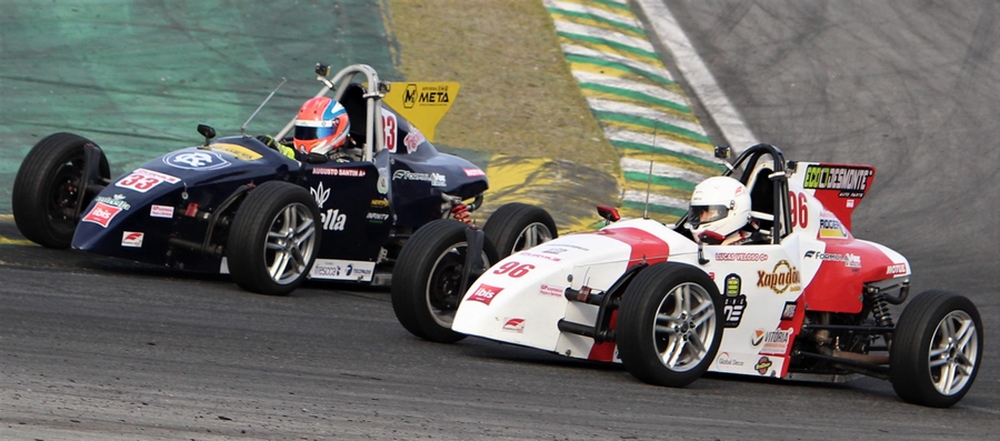 Piloto de Itapevi mantém a liderança da Fórmula Vee em Interlagos