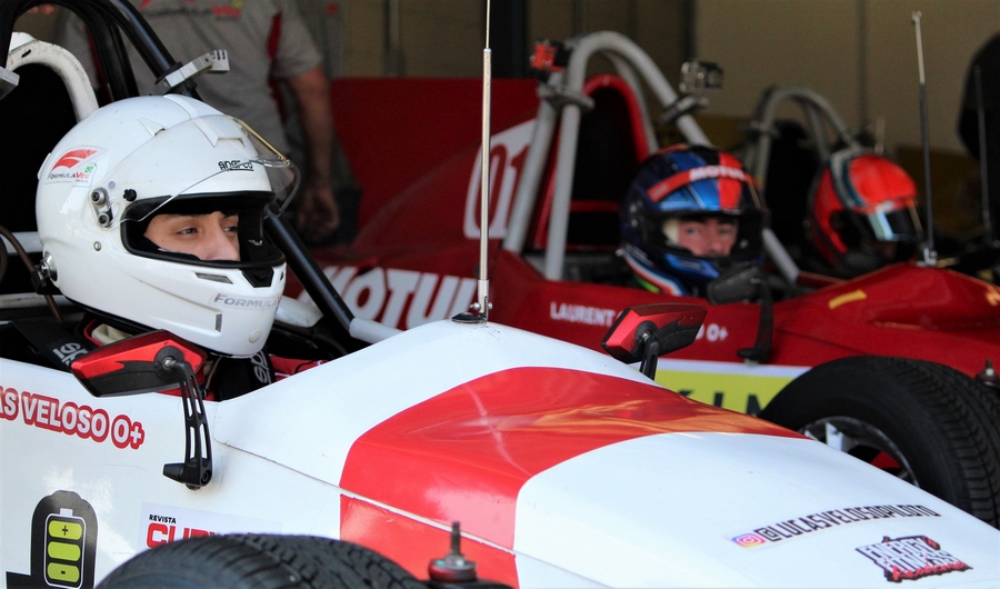 Lucas Veloso chega à decisão da FVee com boa vantagem na busca pelo título em Interlagos