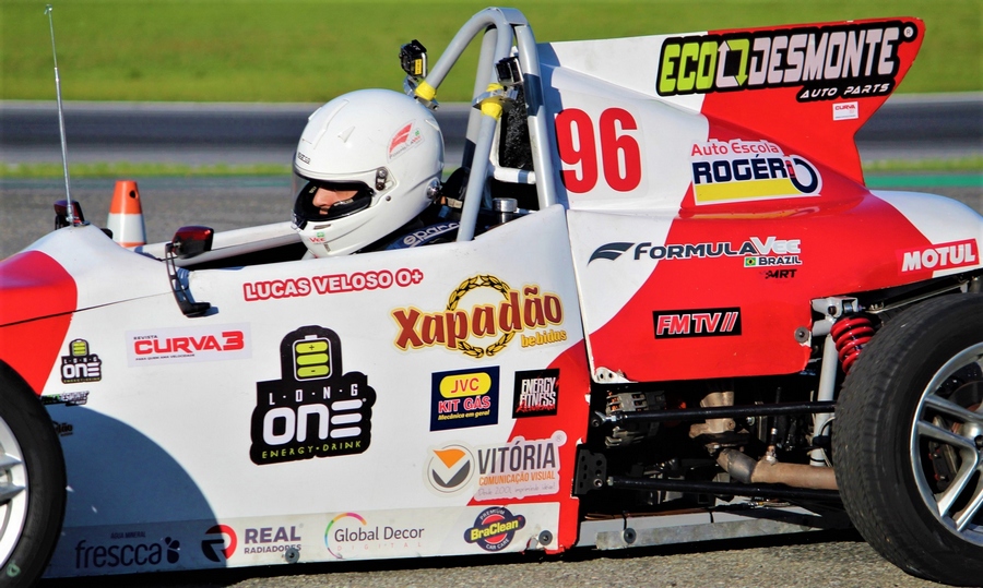 Lucas Veloso supera drama e abre nova temporada com a Fórmula Vee