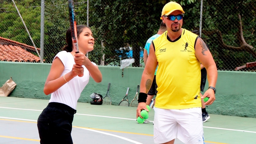 Tênis: modalidade esportiva é inaugurada em Jandira