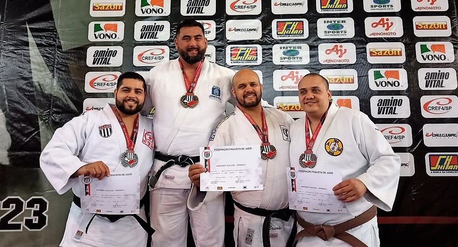 Judocas de Jandira se destacam no Campeonato Paulista Veteranos 2023