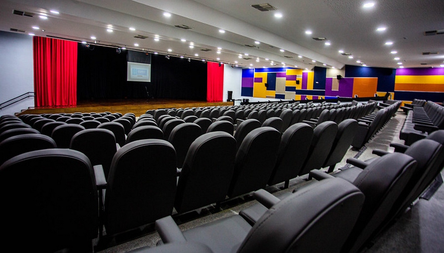 Prefeitura de Itapevi inaugura teatro municipal