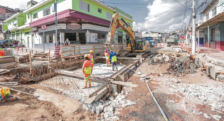 Itapevi: canalização e drenagem do Vale do Sol têm 80,4% das obras concluídas