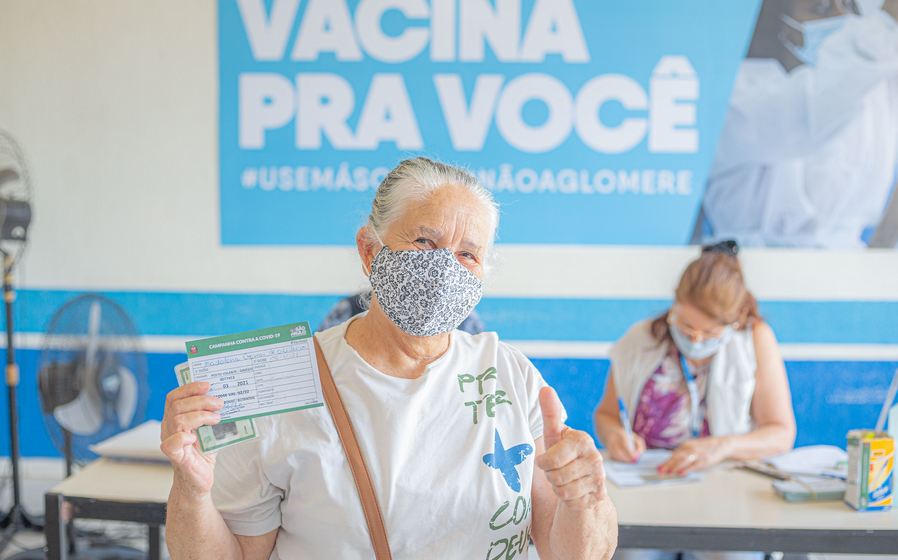 Itapevi aplica 3ª dose da vacina para idosos acima de 85 anos
