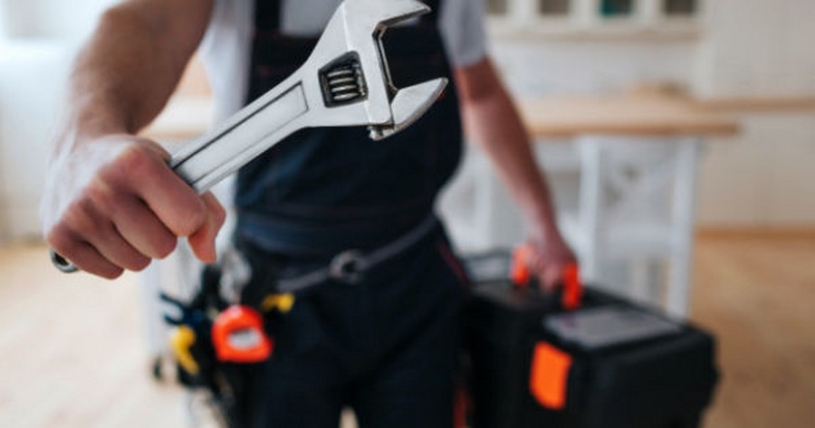 Emprego: Casa do Trabalhador de Jandira oferta 30 vagas para encanador 