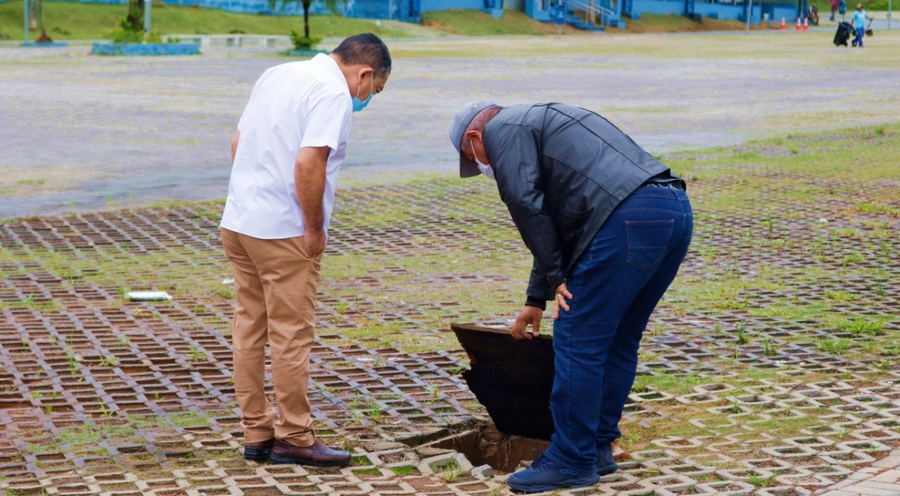 Doutor Sato vistoria serviços de zeladoria na Praça de Eventos