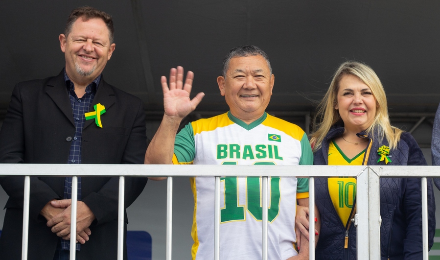 Doutor Sato e Piti Piteri se unem à comunidade para celebrar desfile cívico de 7 de Setembro em Jandira