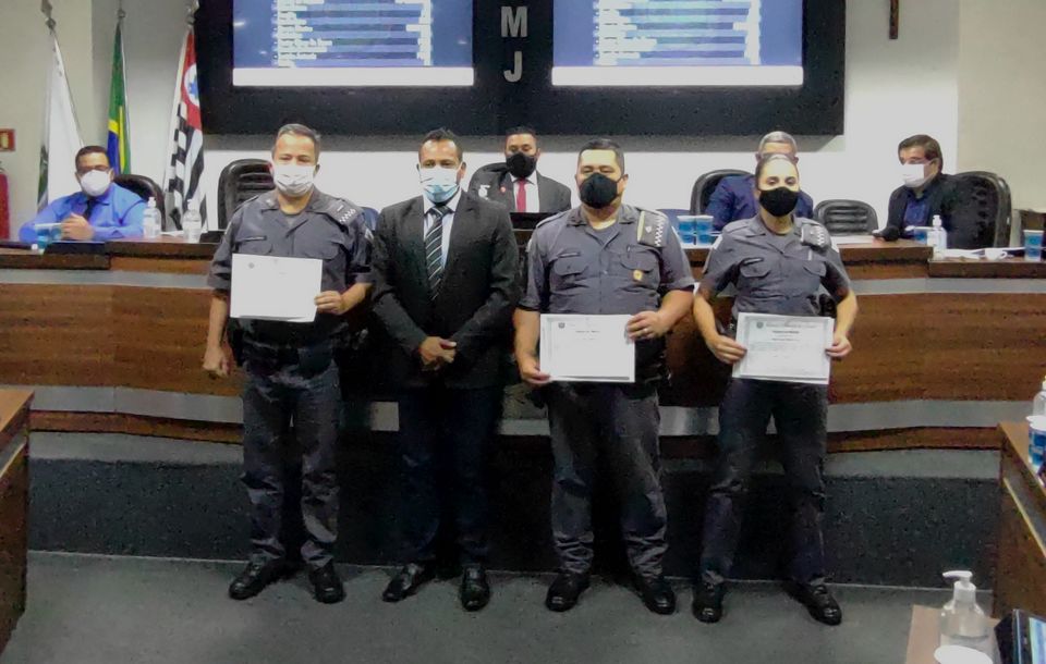 Coroando a Campanha do Agosto Lilás, cabo PM Isabel  é destaque por bravura em perseguição policial