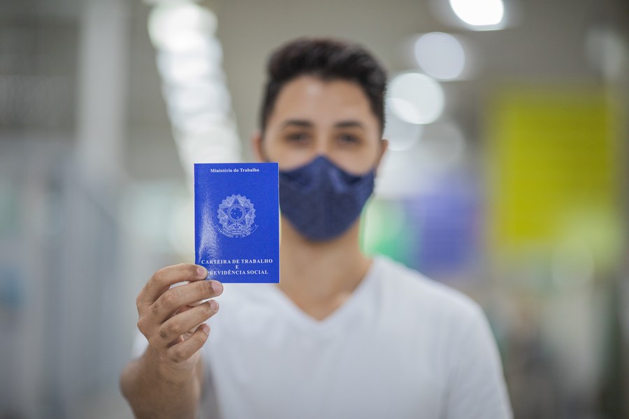 Casa do Trabalhador recebe currículos para vagas de empregos