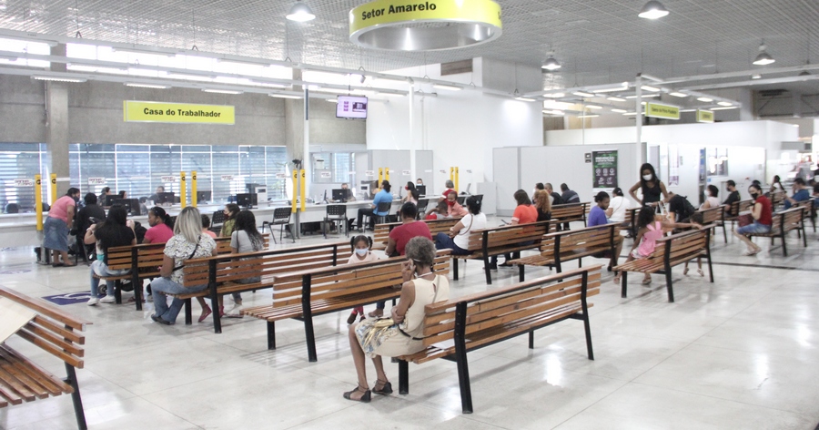 Casa do Trabalhador de Barueri seleciona 400 auxiliares de operações em logística