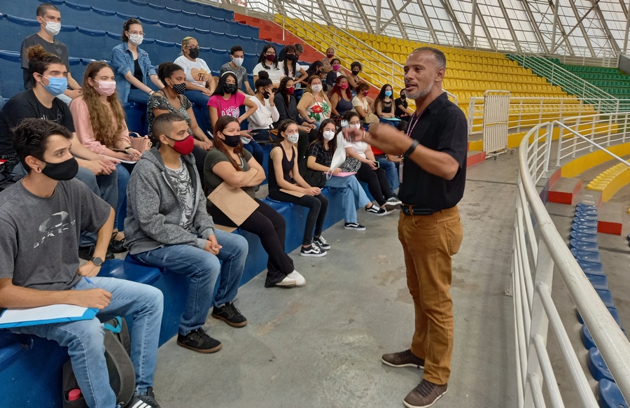 Seleção de vagas temporárias ocorre nesta quarta-feira, dia 5, no Ginásio José Corrêa