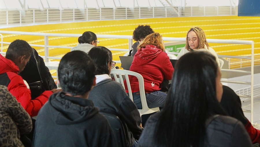 Casa do Trabalhador de Barueri recruta operadores de cobrança no Ginásio José Corrêa 