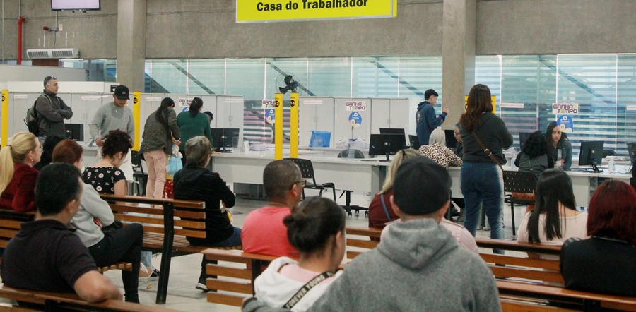 Casa do Trabalhador de Barueri seleciona 800 atendentes de loja na segunda-feira, dia 15 