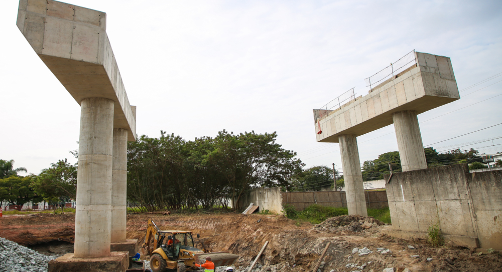 Rogério Lins quer entregar o viaduto de acesso Miguel Costa até o final do ano 