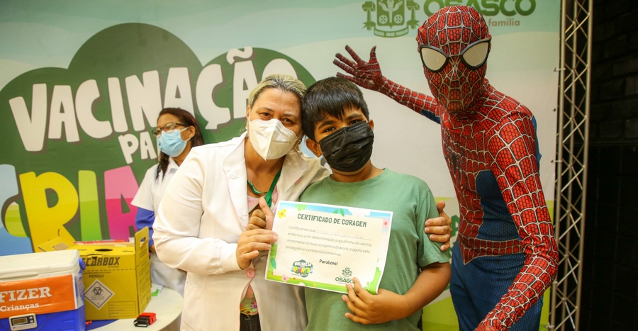 Osasco inicia vacinação de crianças com campanha de incentivo à leitura