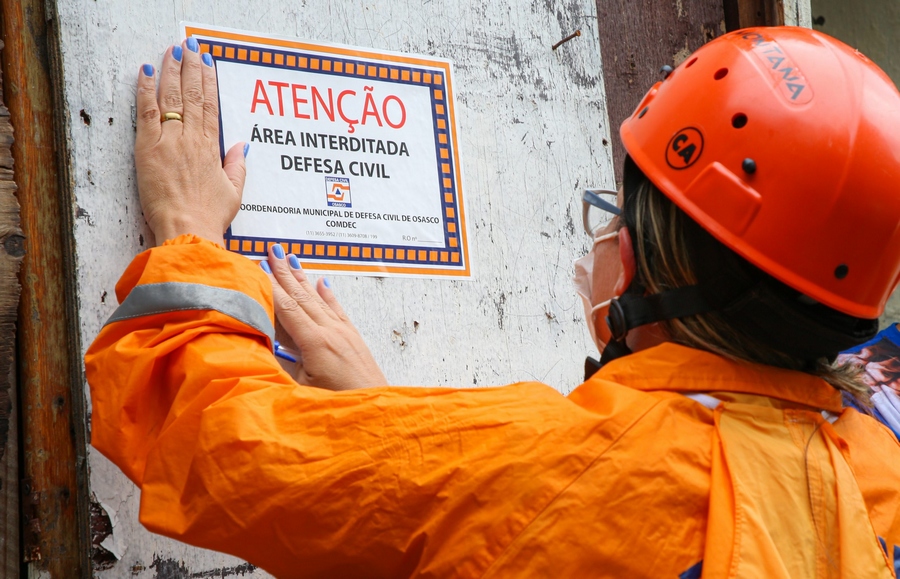 Equipe de contingência de Osasco visita áreas de risco e faz abordagens preventivas