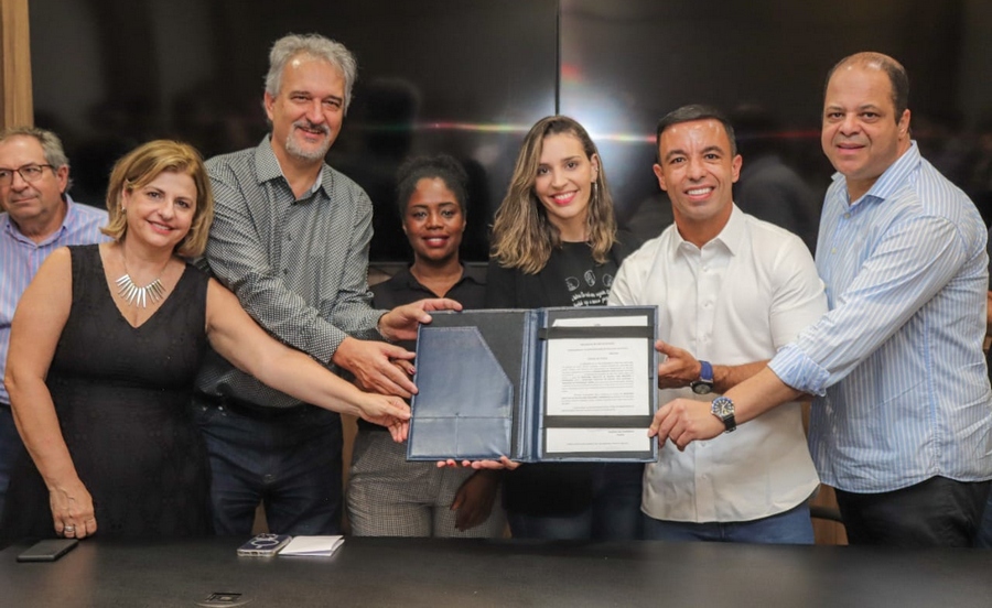 Osasco: Débora Lapas toma posse como secretária da SEMUD