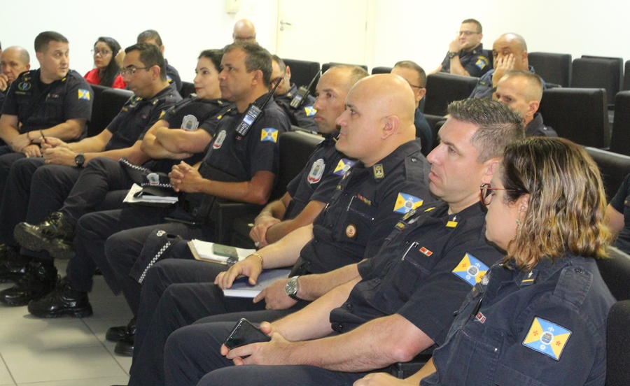 GCM de Barueri recebe capacitação sobre os direitos da população LGBTQIAPN+