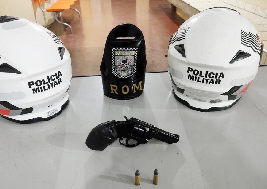 Jandira +Segura: GCM e PM detêm arma de fogo ilegal