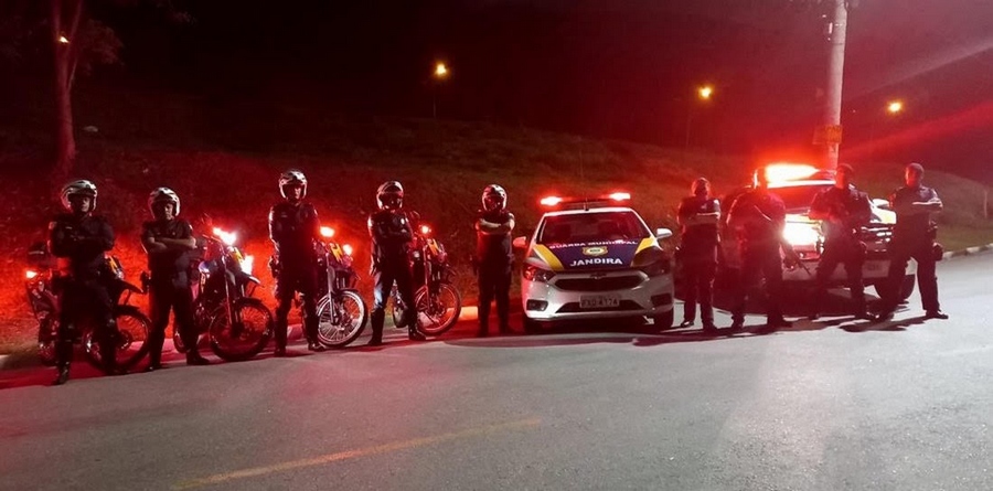 Heróis em ação: Guardas Civis Municipais de Jandira salvam vida de caminhoneiro