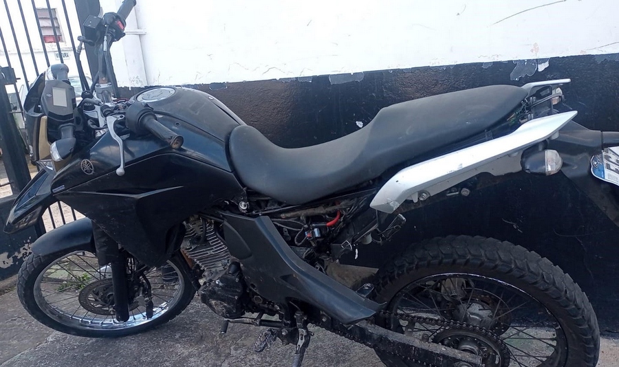 GCM de Jandira detém indivíduo em fuga frustrada e apreende drogas e motocicleta de leilão