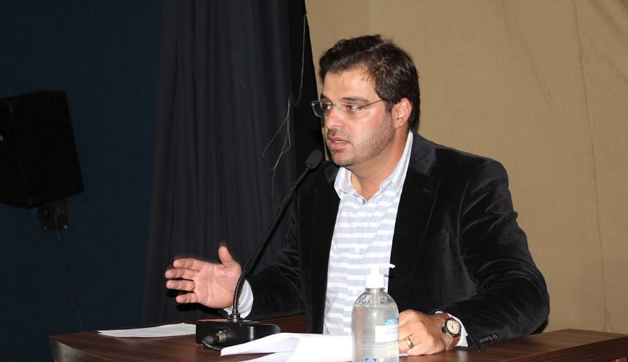 Vereador Anderson Apolo quer proibir eutanásia de cães e gatos em Jandira