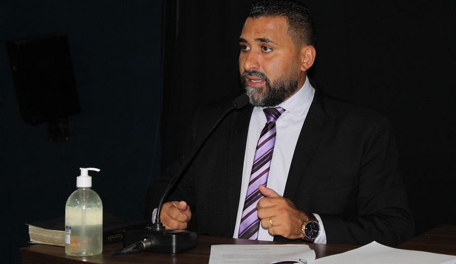 Presidente Franklin reivindica conserto dos elevadores da estação de trem de Jandira