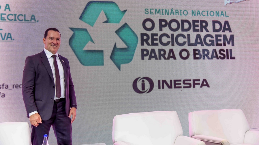 Vinicius Carvalho lança Frente Parlamentar dos Recicladores do Brasil