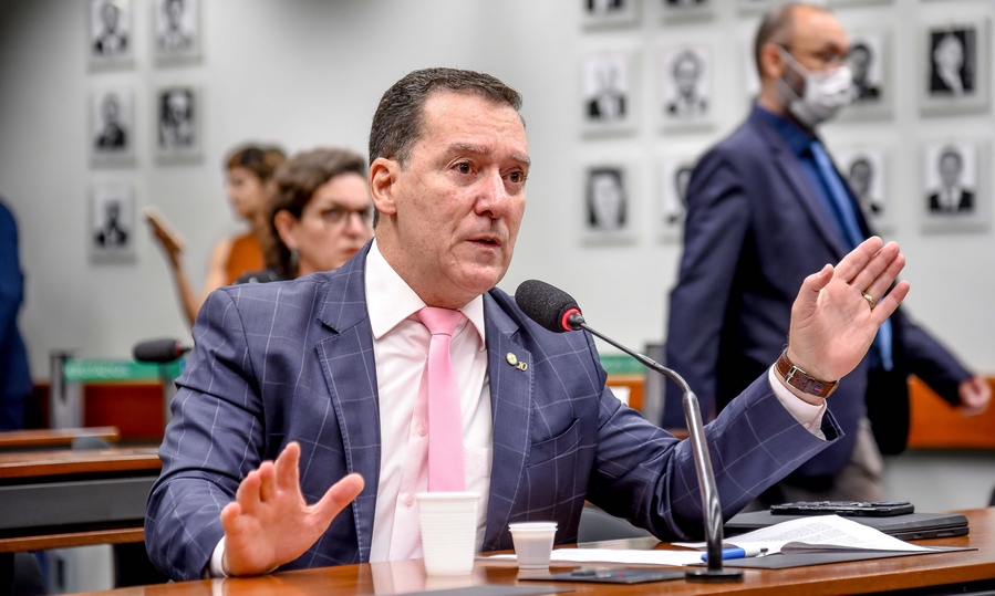 Projeto torna obrigatório o uso de coletes com informações da placa para motociclistas