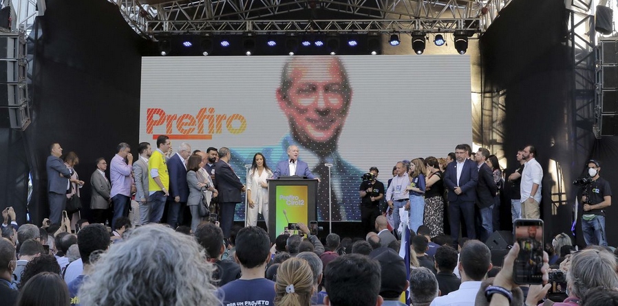 PDT lança candidatura de Ciro Gomes à Presidência da República