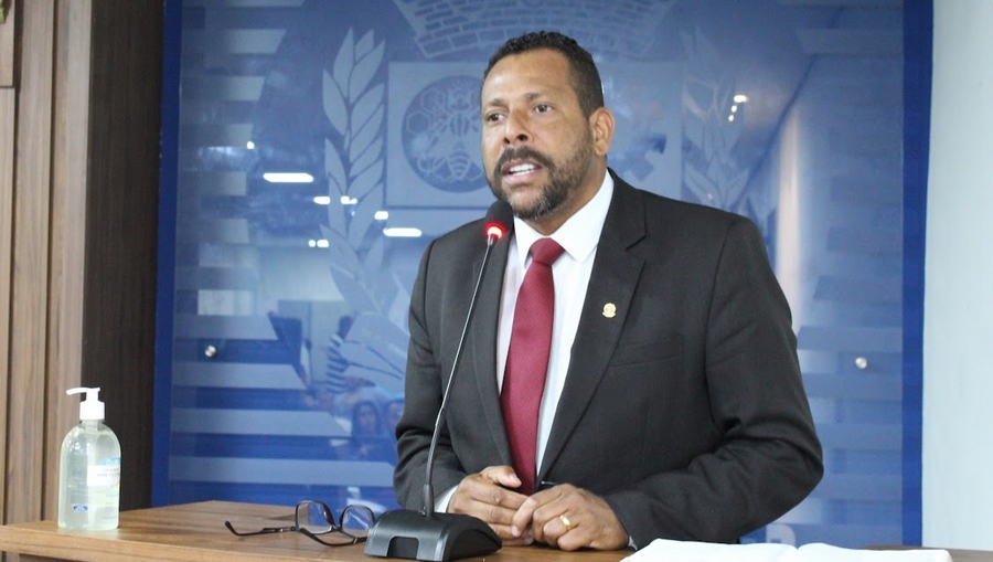 Em Jandira, Pastor Gilson propõe PL que institui o “Dia Municipal de Alfabetização”